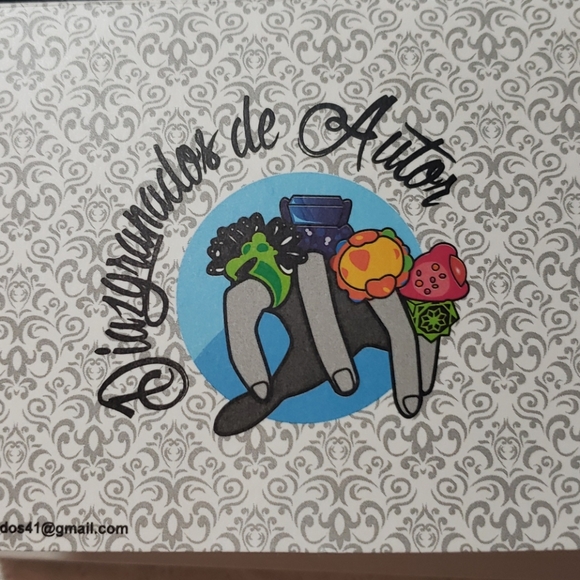 Resin leaf style earrings - Picture 4 of 5